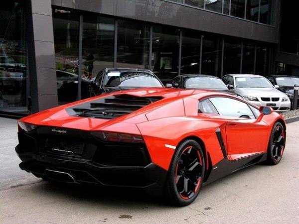 Lamborghini Aventador LP700-4 - 2