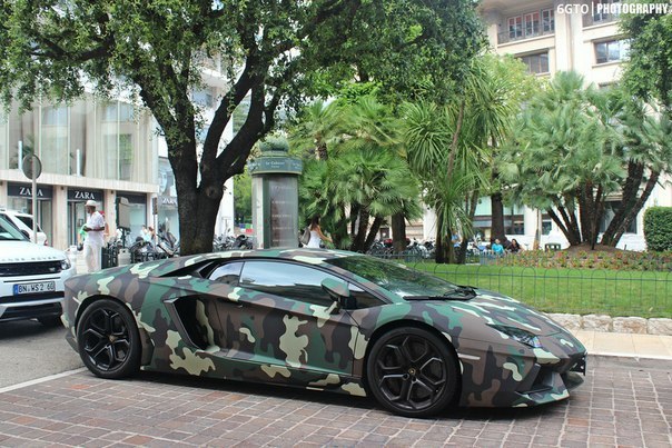 Lamborghini Aventador..