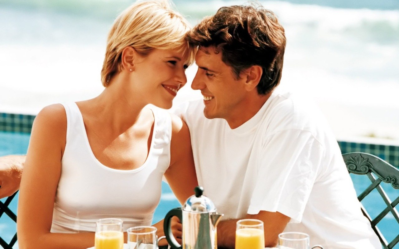ИДИОМЫ О ЛЮБВИ "LOVE IDIOMS" love is blind — любовь слепа to love someone to bits — любить ...