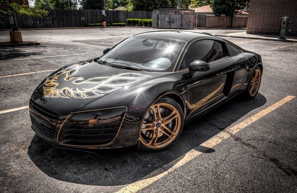 Audi R8.   .