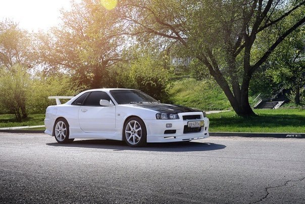 Nissan Skyline GT-R R34 - 2