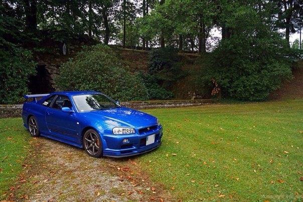 Nissan Skyline GT-R R34 - 3