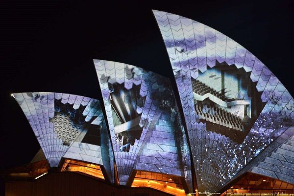    .      Vivid Sydney ( ), ... - 5