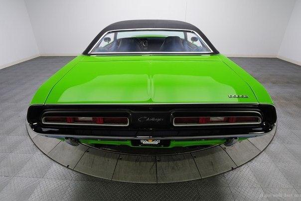 1971 Dodge Challenger R/T - 2