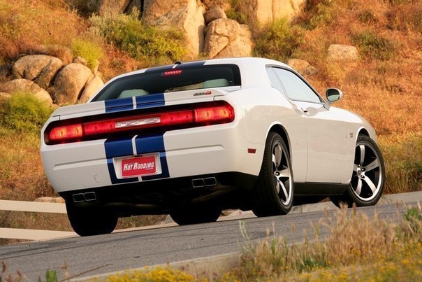 Dodge Challenger SRT-8 - 3