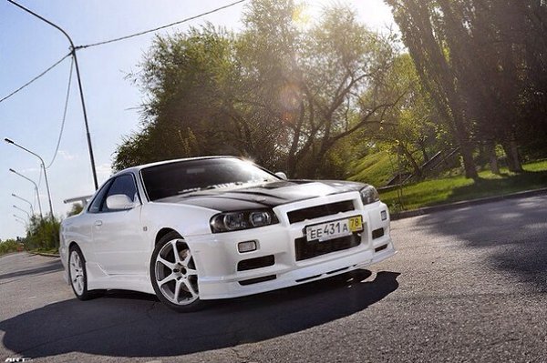 Nissan Skyline GT-R R34 - 3