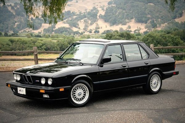 M5 US-spec (E28) '11.198611.1987