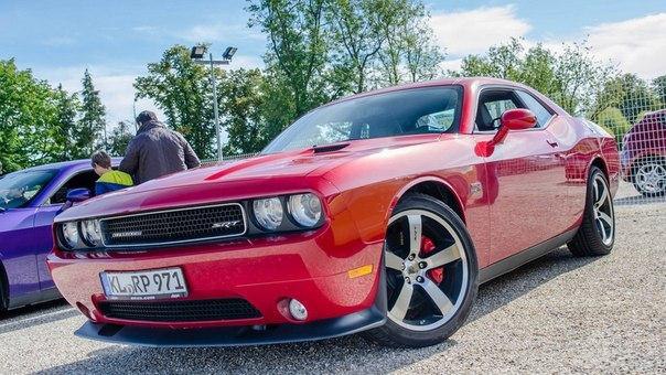 Dodge Challenger SRT8