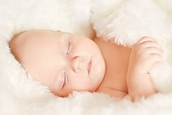 Пришло время, когда я тихо пью горячий чай на кухне, зная, что в комнате сладко спит мое маленько ...