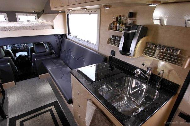 EarthRoamer XV-HD �� ���� Ford F-650 - 6