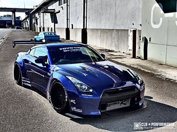 Nissan GT-R