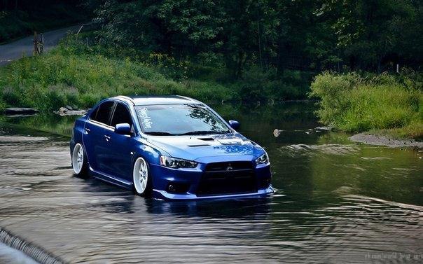 Mitsubishi Lancer Evolution X - 2