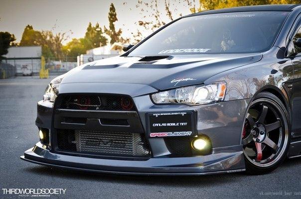 Mitsubishi Lancer Evolution X - 4