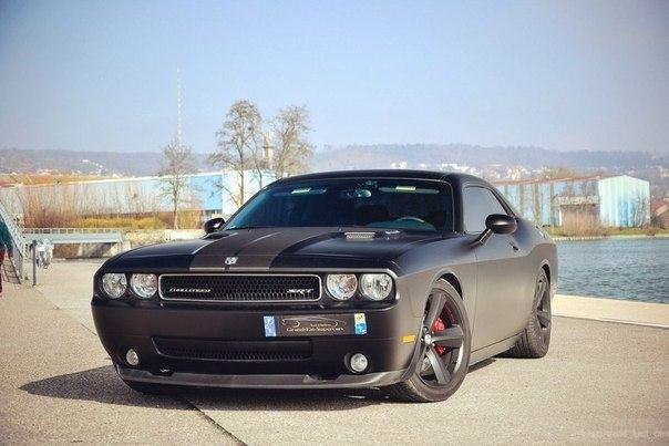 Dodge Challenger SRT8 - 4