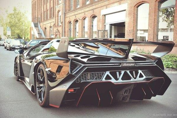 Lamborghini Veneno Roadster