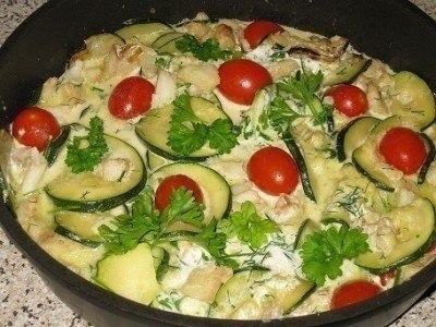 Рыба с кабачками запеченная в йогурте. На 100 г-70 ккал. Нам потребуется: 0,5 кг рыбы, 0,5 кг ...