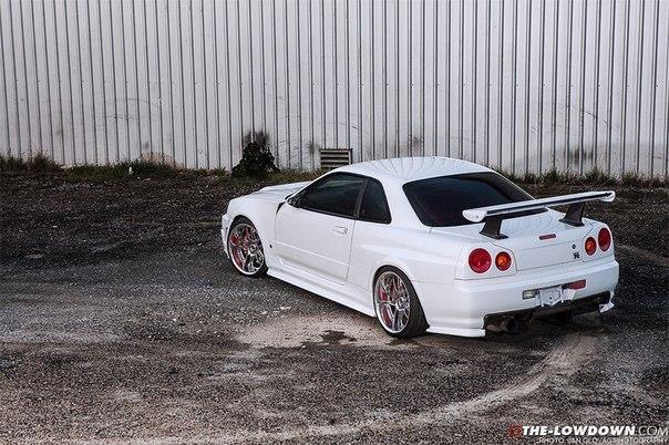 R34 GT-R - 5