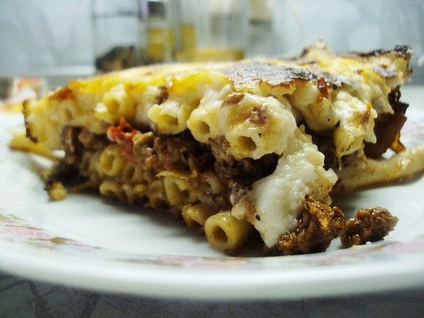 Пастицио.Пастицио – это греческая запеканка из макарон и мясного фарша с соусом болоньез и соусом ...