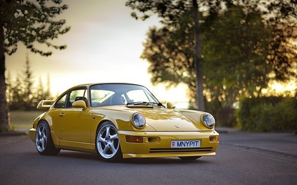 \'93 Porsche 911 Carrera 4 (964) Supercharged