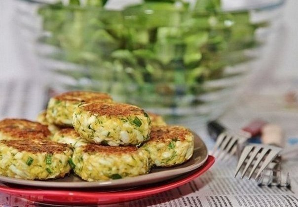 Сочные куриные котлеты с кабачком и рисом.95ккал на 100гр.Для приготовления сочных куриных котлет с ...