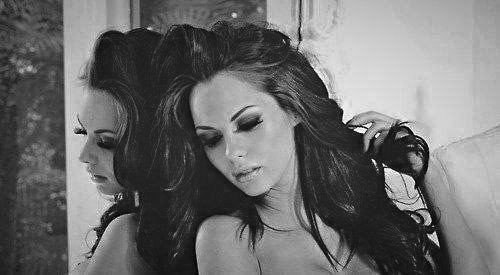 Когда женщина пошла против тебя, забудь про нее. Они могут любить, но потом что-то у них внутри ...