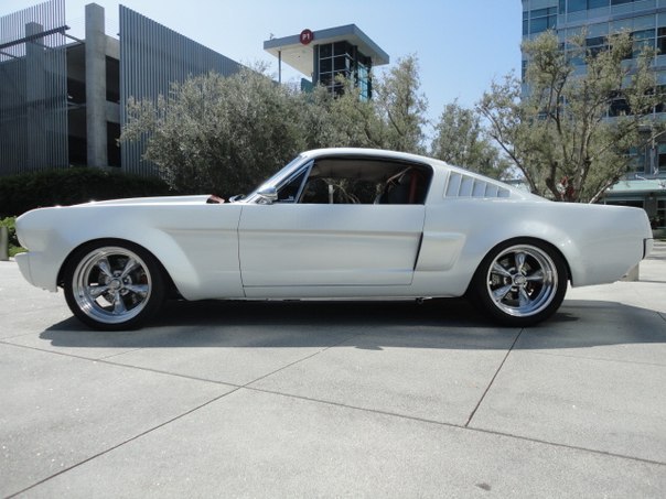 1965 Ford Mustang Fastback GT Custom - 4