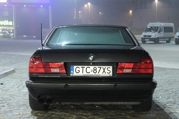 BMW 7 Series E32 - 3