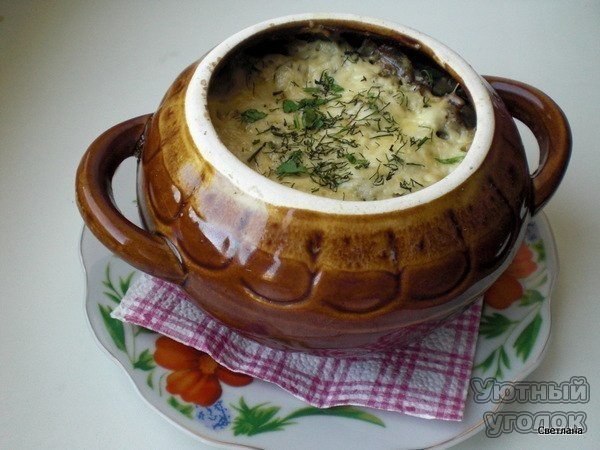 Фрикадельки с картошкой и грибами под сыром.Ингредиенты:- картошку 2 шт.- фрикадельки 3 шт.- ... - 2