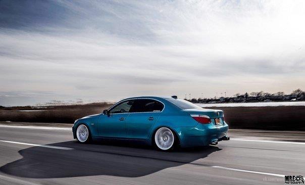 BMW 5 Series (E60) in Atlantis Blue. - 4