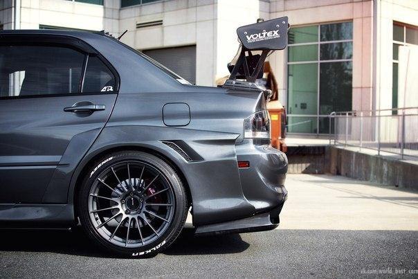 Mitsubishi Lancer Evolution IX - 6