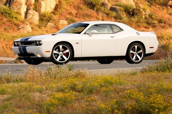 Dodge Challenger SRT-8 - 4