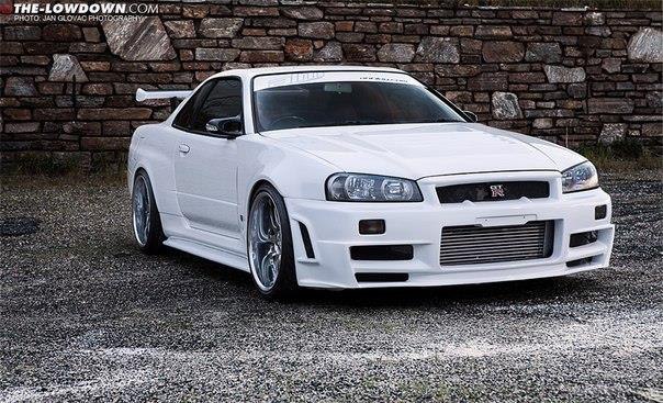 R34 GT-R - 3