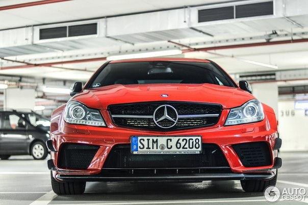 Mercedes-Benz C 63 AMG Coup Black Series. - 8