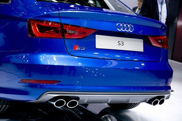  Audi   . - 4