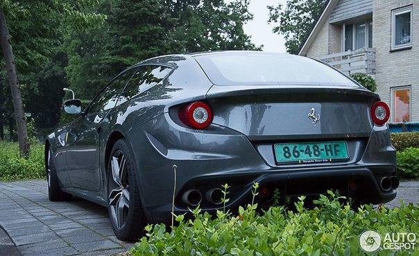 Ferrari FF. - 3
