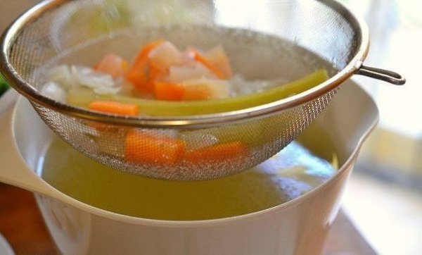 Куриный суп с брокколи.Ингредиенты:На 5ти литровую кастрюлю:1 небольшая курица (примерно 1,5 кг),1 ... - 5