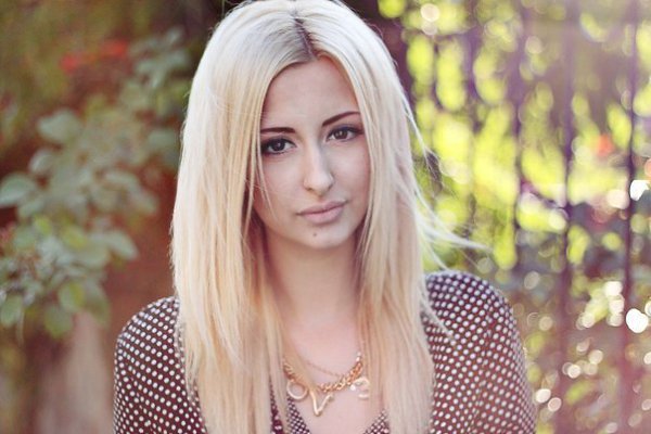 Каждую ночь, перед тем, как уснуть, я долго вспоминаю то, что больше всего хочу забыть.