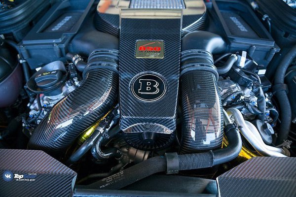 ABT RS6-R.4.0L V8Мощность: 730 л.с. Крутящий момент: 920 НмПривод: ПолныйРазгон до сотни: 3.4 ... - 7
