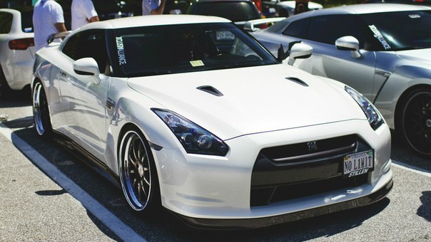 Nissan GT-R