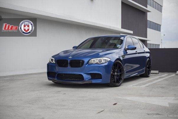 BMW M5 (F10) on HRE P101 Wheels.