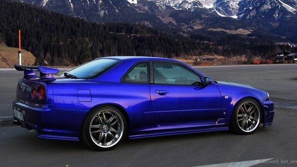 Nissan Skyline (R34) - 4