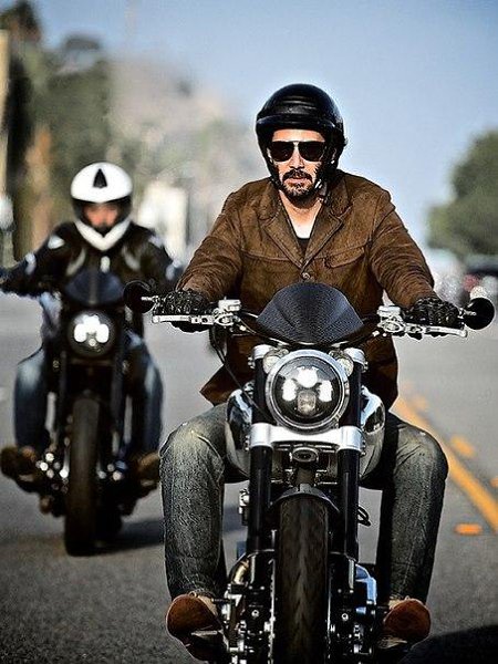 Arch Motorcycles KRGT-1 первый мотоцикл Киану Ривза.Киану Ривз долгое время пребывал, пользуясь ... - 6