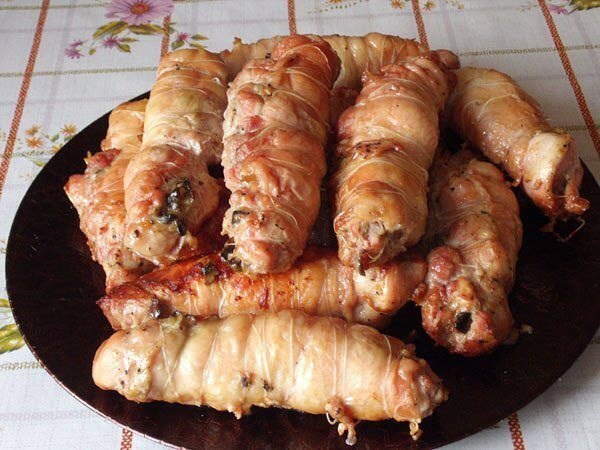 Куриные рулеты с грибами.Ингредиенты:- окорочка куриные- шампиньоны- лук репчатый- сыр ...