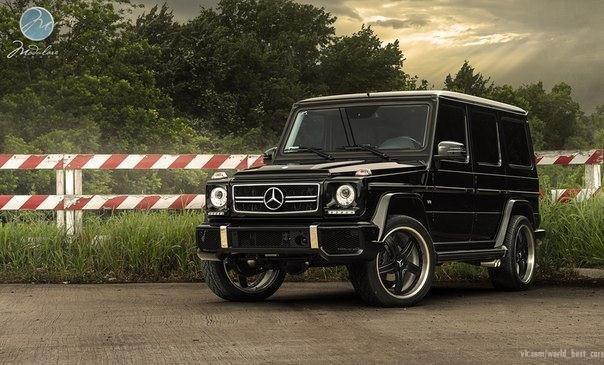 Mercedes-Benz G550.