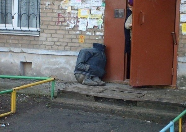 Иногда просто хочется уйти в себя от этого мира... Чтобы никто не искал, чтобы никто не знал о ...