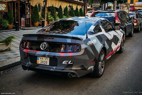 Ford Mustang - 2