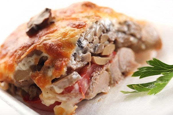 Мясо по-купечески с грибами.Свинина (карбонат) - 4 кусочка,грибы замороженные или свежие - 150-200 ...