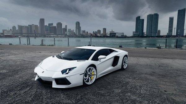 Lamborghini Aventador LP 700-4