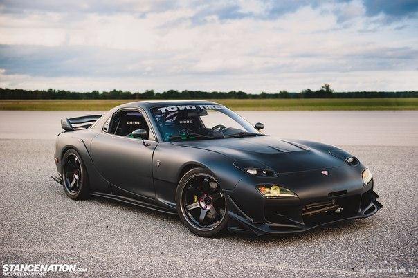 Mazda RX-7.