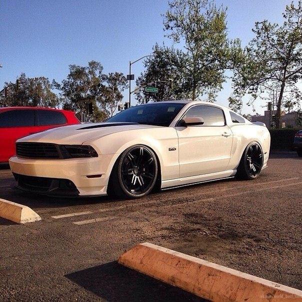 Ford Mustang - 2